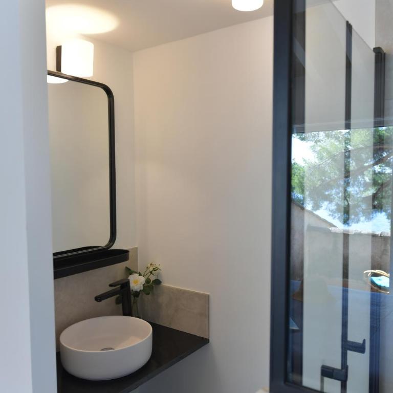 Villa La Grande Bleue - Vue mer - Plage Privée - Villa - 44