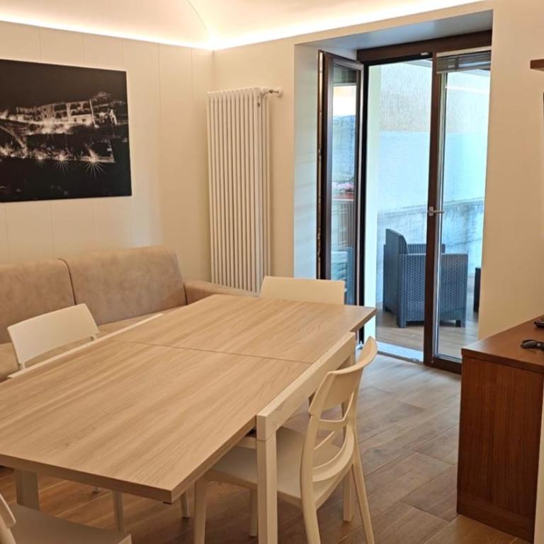 Il Portico - Appartamento Deluxe con Dehor Relax - nel centro di Pont-Saint-Martin - Appartamento con 1 Camera da Letto - 57