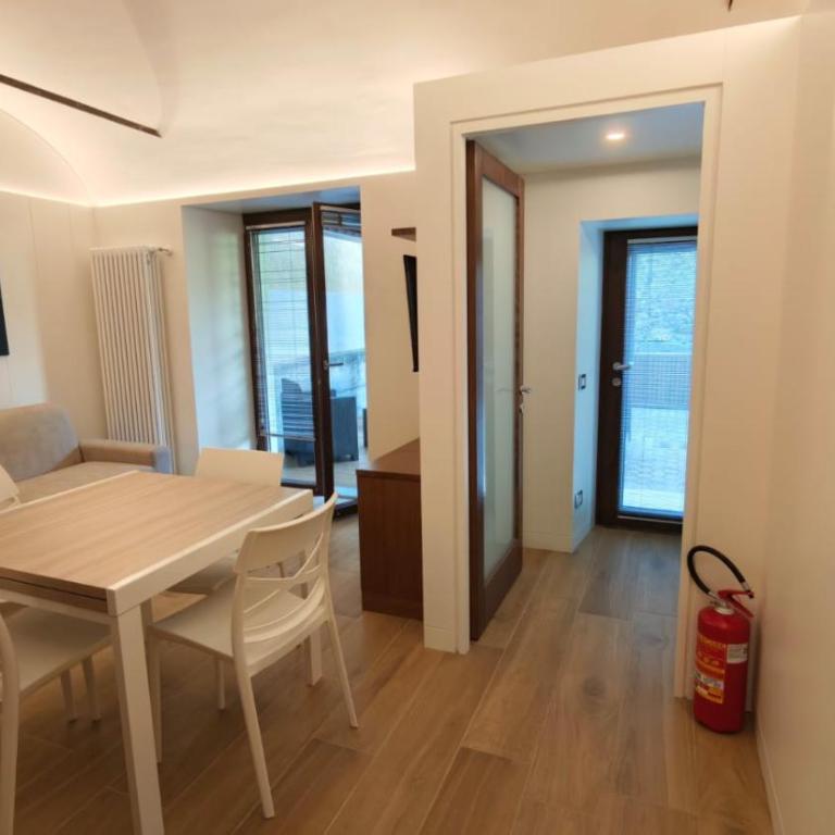 Il Portico - Appartamento Deluxe con Dehor Relax - nel centro di Pont-Saint-Martin - Appartamento con 1 Camera da Letto - 64