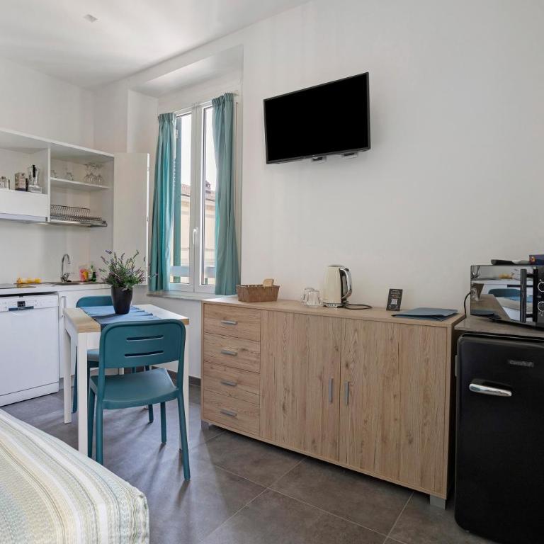 Domi Home - Appartamento Deluxe con 2 Camere da Letto e Vista Giardino - 11
