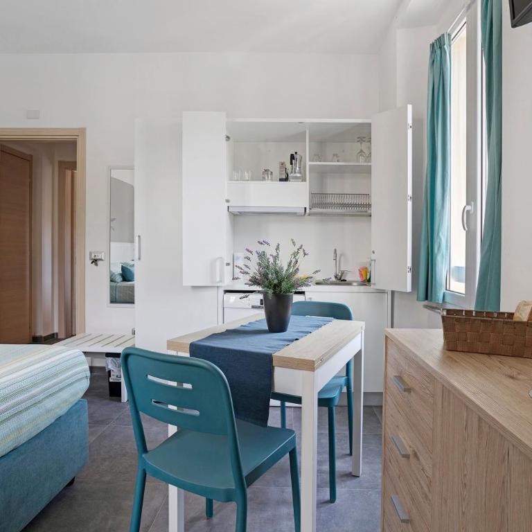 Domi Home - Appartamento Deluxe con 2 Camere da Letto e Vista Giardino - 13