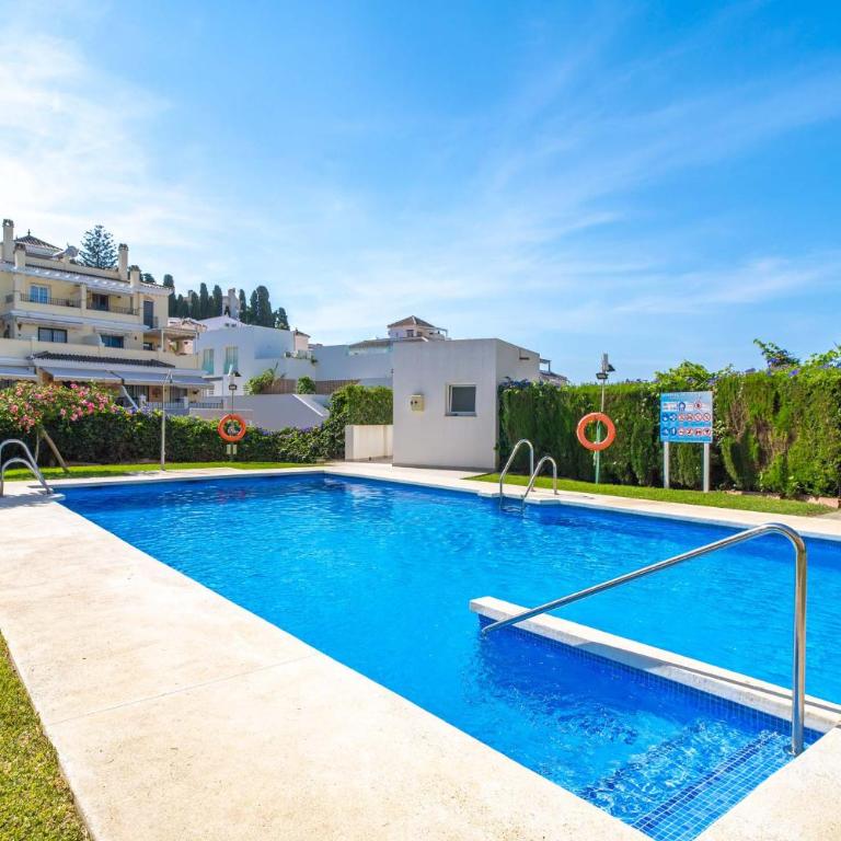 Tahiti 2 7 by Casasol - Family Apartment for 4 People near Playa Burriana, Nerja - Two-Bedroom Family Apartment - 1