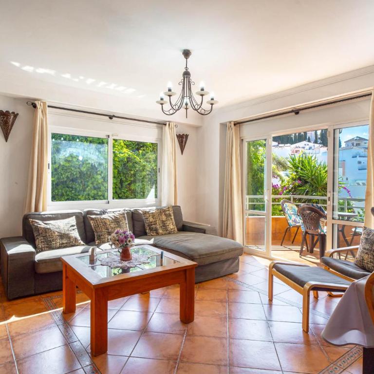 Tahiti 2 7 by Casasol - Family Apartment for 4 People near Playa Burriana, Nerja - Two-Bedroom Family Apartment - 3