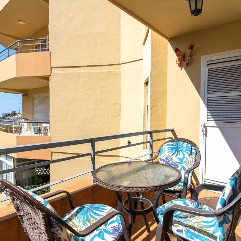 Tahiti 2 7 by Casasol - Family Apartment for 4 People near Playa Burriana, Nerja - Two-Bedroom Family Apartment - 5