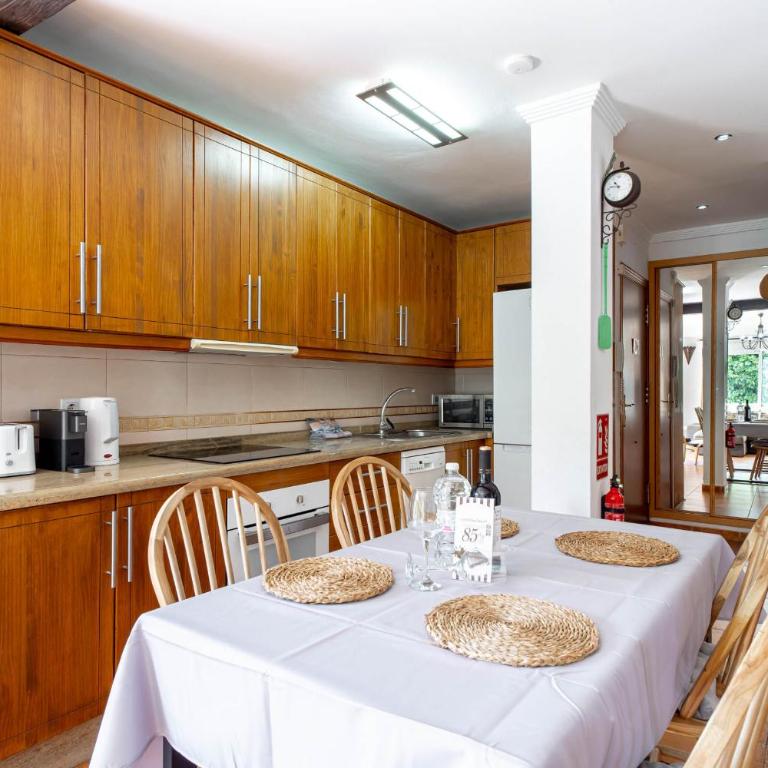 Tahiti 2 7 by Casasol - Family Apartment for 4 People near Playa Burriana, Nerja - Two-Bedroom Family Apartment - 10