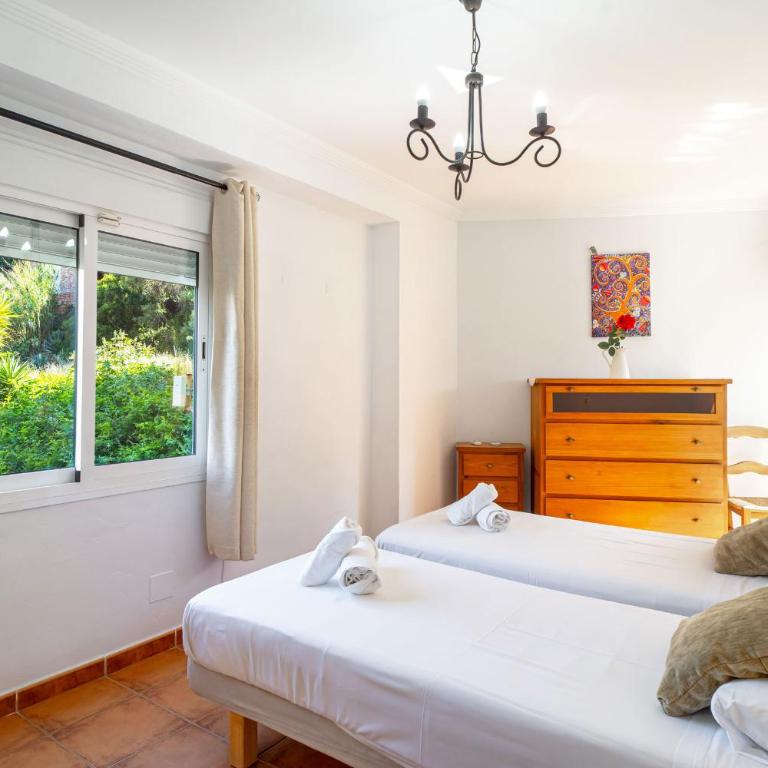 Tahiti 2 7 by Casasol - Family Apartment for 4 People near Playa Burriana, Nerja - Two-Bedroom Family Apartment - 17
