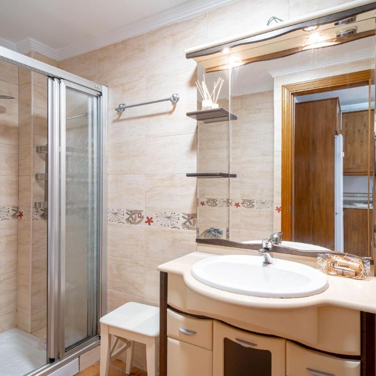 Tahiti 2 7 by Casasol - Family Apartment for 4 People near Playa Burriana, Nerja - Two-Bedroom Family Apartment - 19