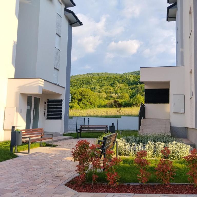 Green Hill Lux Apartments - One-Bedroom Apartment - 21