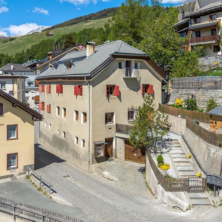 Chasa Uina 4,5 Dachwohnung - Apartment mit Aussicht und Balkon - 2