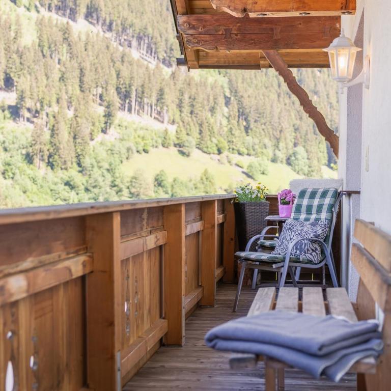 Haus Alpenkönig Exclusive Apartments near Stubai Glacier - Apartment mit 3 Schlafzimmern und Balkon - 2
