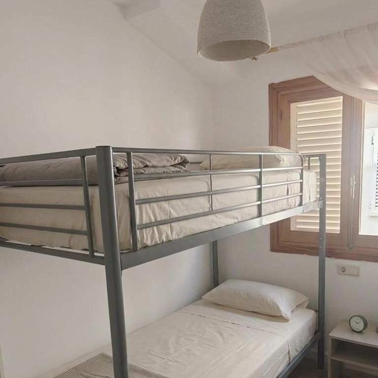 Relaxing & Cozy House - Three-Bedroom House - 2