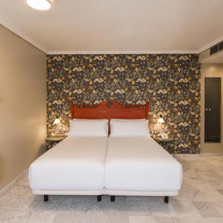 Petit Palace Puerta de Triana - Habitación cuádruple - 5