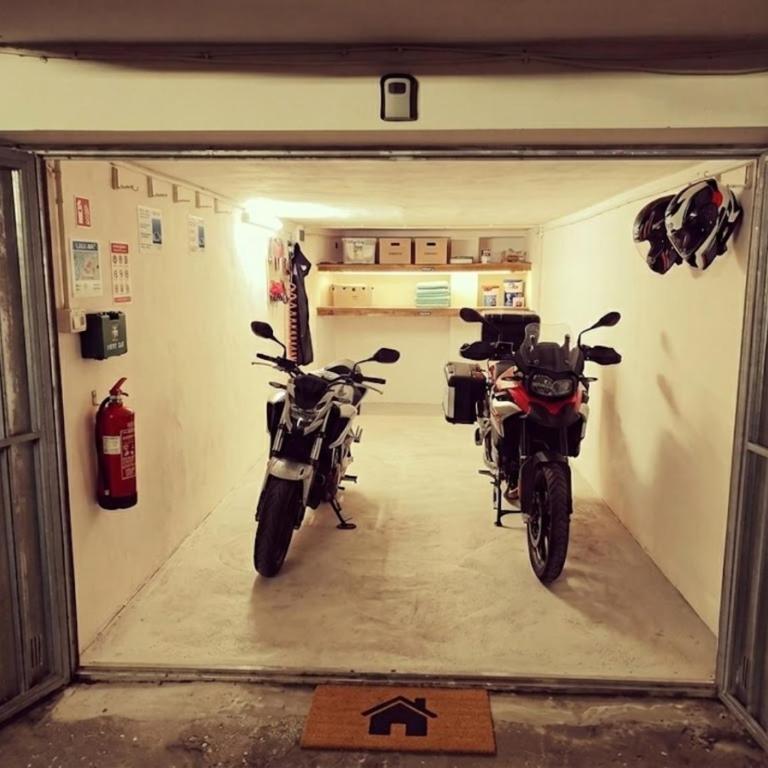 da Paola - Group Getaway - Bright Flat with Balcony WiFi & AC - Private internal Parking for motorbikes and bikes - Appartamento con 3 Camere da Letto - 33