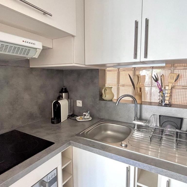 Le République - Centre ville, plage à pied - One-Bedroom Apartment with Balcony - 8