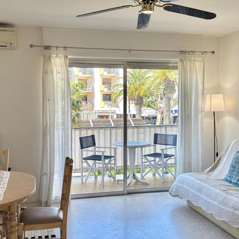 Le République - Centre ville, plage à pied - One-Bedroom Apartment with Balcony - 14