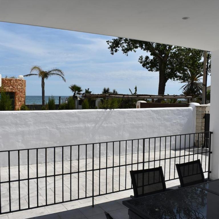 Casa en la playa de Denia - Four-Bedroom House - 4