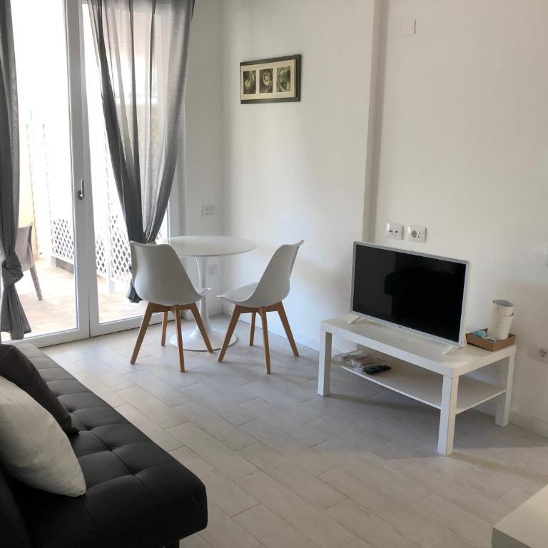 SEAL DOMO - Appartamento con Patio e Parcheggio Privato a Cagliari - Appartamento con 1 Camera da Letto - 5