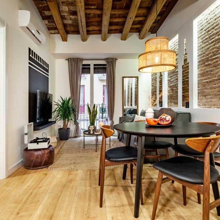 Spacest - Carrer de Milà i Fontanals A - Apartment - 1