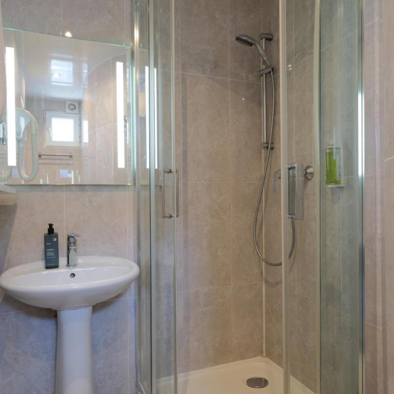 Hipotel Paris Voltaire Bastille - Chambre Lits Jumeaux - 17