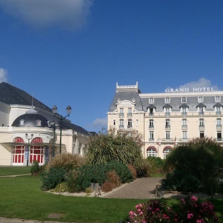 F2 à 100m de la plage avec wifi. - Appartement 1 Chambre - 15