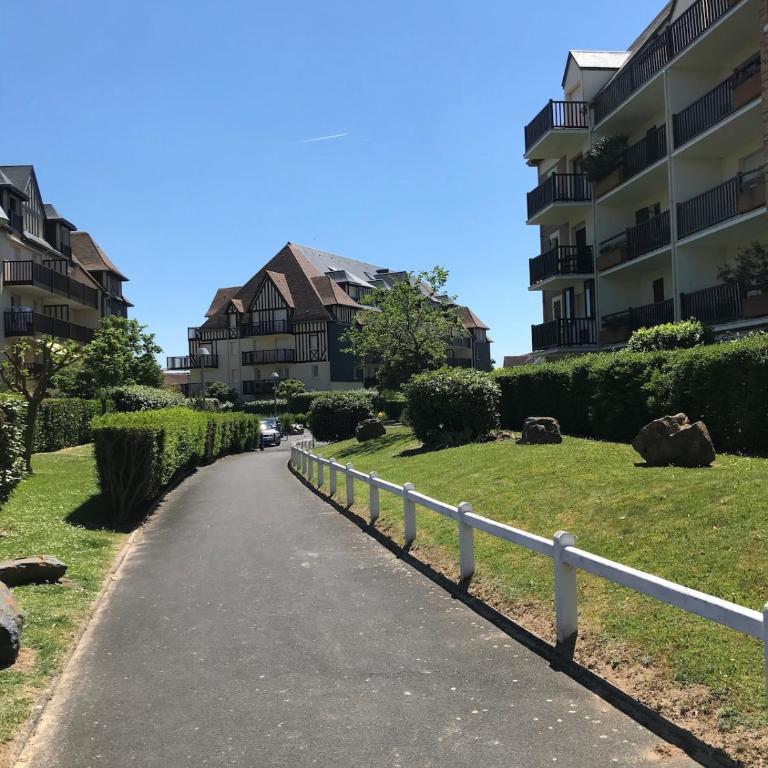 F2 à 100m de la plage avec wifi. - Appartement 1 Chambre - 13