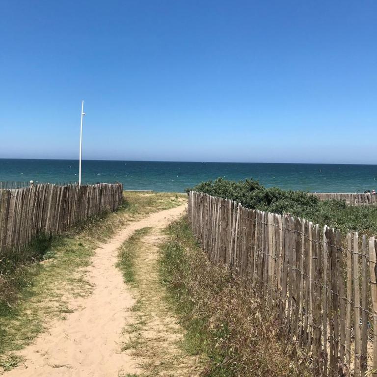 F2 à 100m de la plage avec wifi. - Appartement 1 Chambre - 10