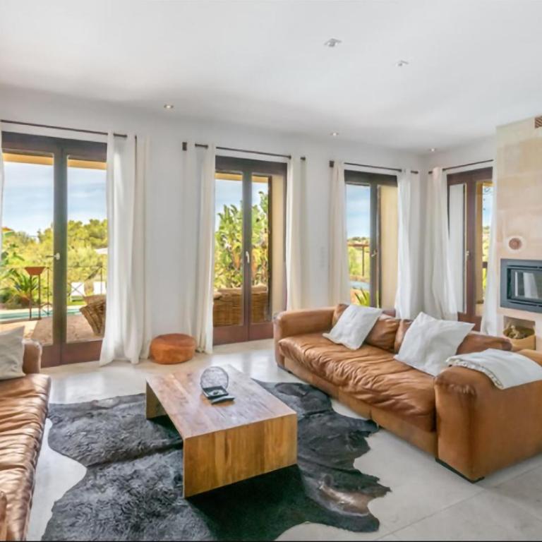 Salvete - Four-Bedroom House - 1