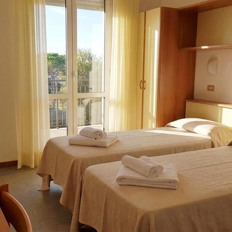 Hotel Conti - Standard Doppel- oder Zweibettzimmer - 5