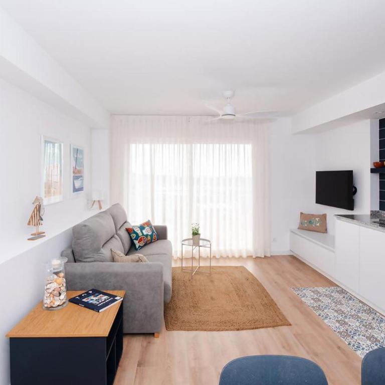 Elegancia junto al mar, apto reformado con piscina - Apartamento con vistas al mar - 4