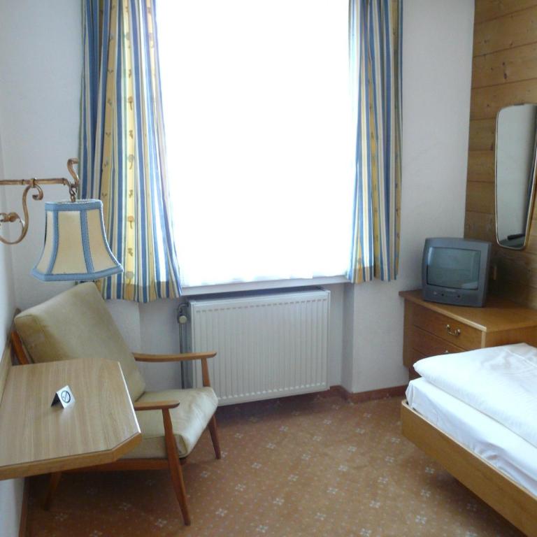 Hotel Roter Hahn - Bed & Breakfast - Budget Einzelzimmer - 5