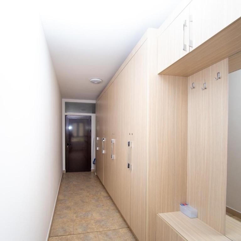 Modern Apartment 200 m from the Beach - Apartman sa 2 Spavaće Sobe i Pogledom na Vrt - 7