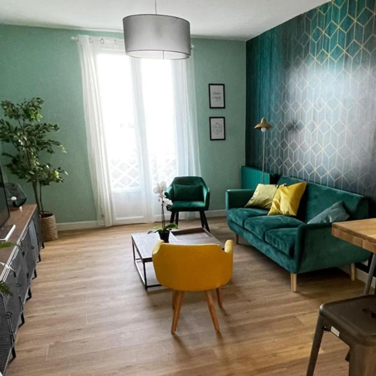 Spacious apartment with balcony - Apartamento - 2