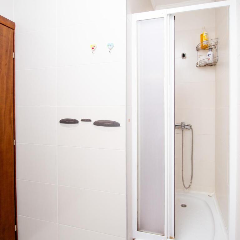 Modern Apartment 200 m from the Beach - Apartman sa 2 Spavaće Sobe i Pogledom na Vrt - 8