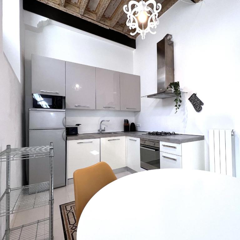 Finestra sul Duomo - Two-Bedroom Apartment - 13