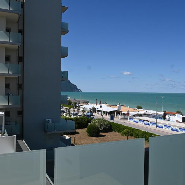 M449 - Marcelli, trilocale con posto auto e spiaggia privata - Two-Bedroom Apartment - 1