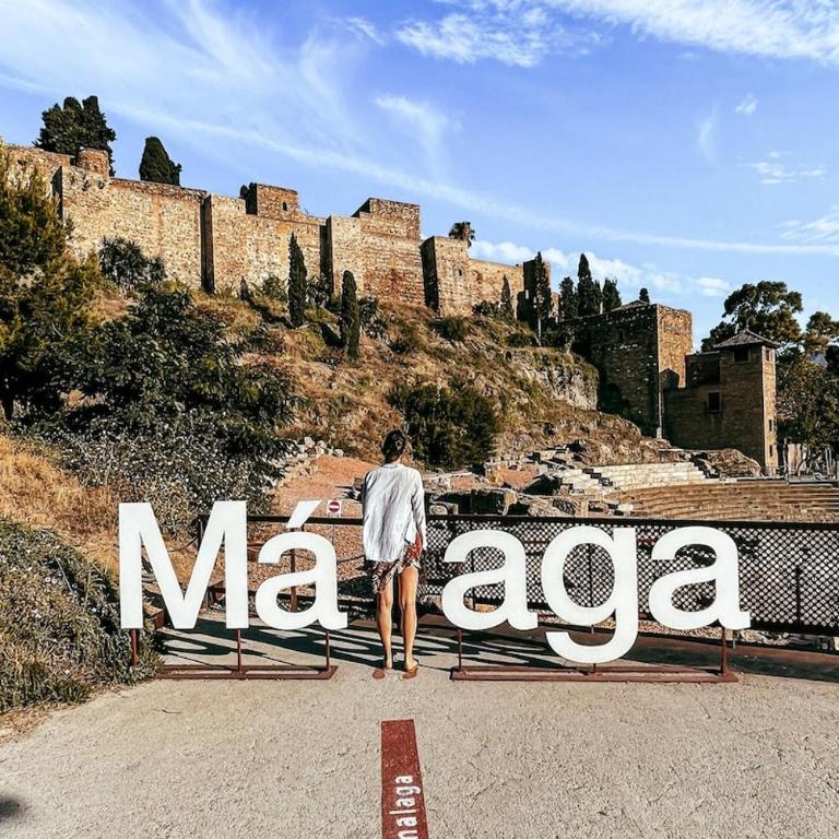 Modern Studio with Pool - Málaga Center - One-Bedroom Apartment - 21