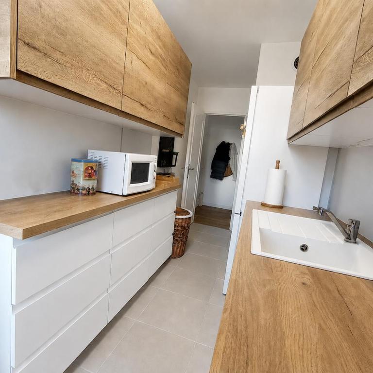 Bien placé, 2 chambres, 5 personnes, parking privé - Apartment mit 2 Schlafzimmern - 4
