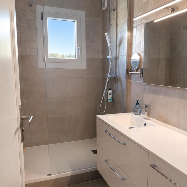 Bien placé, 2 chambres, 5 personnes, parking privé - Apartment mit 2 Schlafzimmern - 9