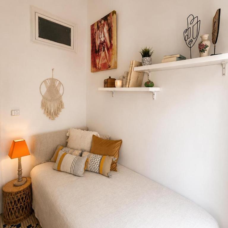 Van Gogh Flat By La Gobernanta - Three-Bedroom Apartment - 3