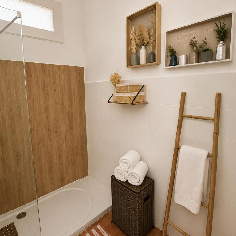 Van Gogh Flat By La Gobernanta - Three-Bedroom Apartment - 10