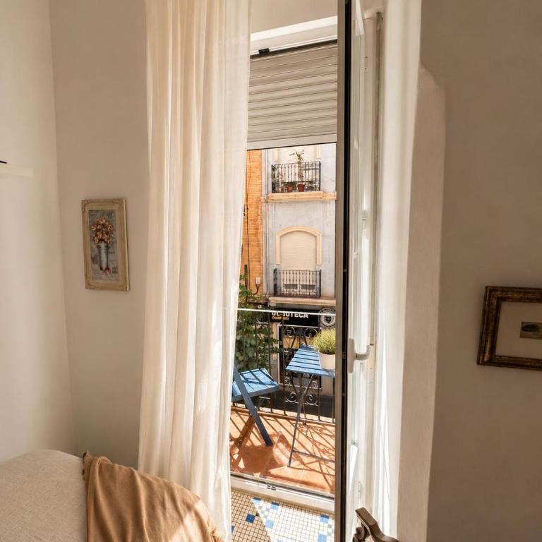 Van Gogh Flat By La Gobernanta - Three-Bedroom Apartment - 17