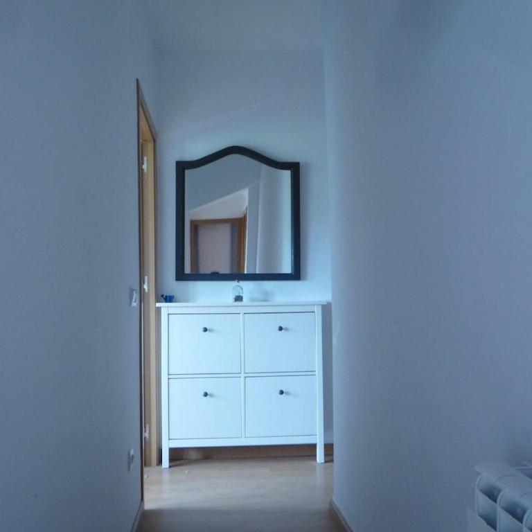 Cimadevilla, near the beach - Three-Bedroom Apartment - 17