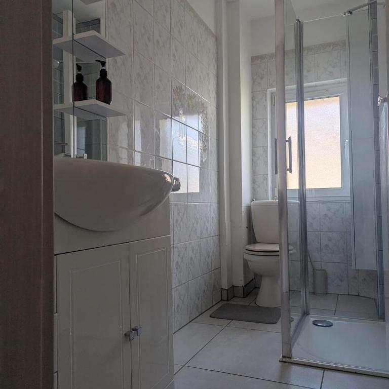 Le Regard - appartement 2 chambres ou studio, salon, cuisine équipée, parking et wifi gratuit - Apartment mit 2 Schlafzimmern - 6