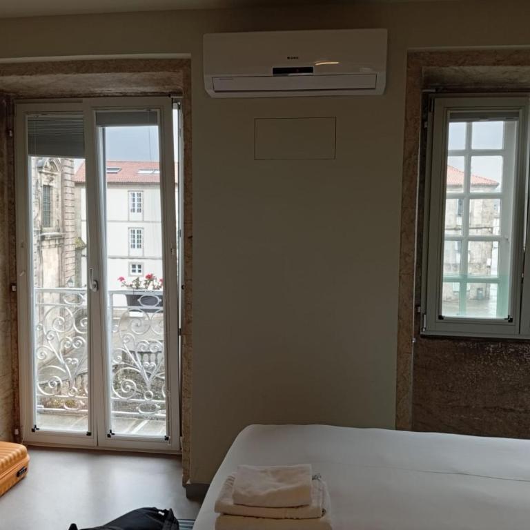 Loureiros Dorm - Double Room with Private Bathroom - 1