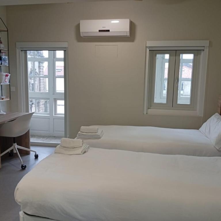 Loureiros Dorm - Double Room with Private Bathroom - 1