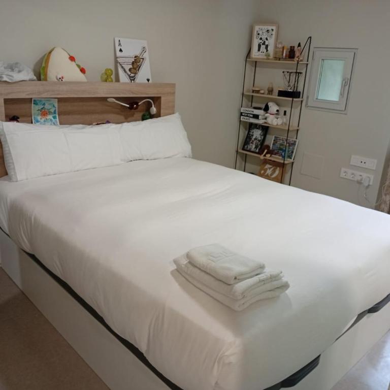 Loureiros Dorm - Double Room with Private Bathroom - 2