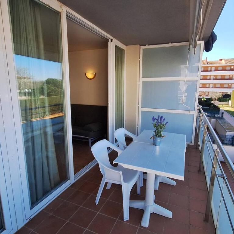 Miami Apartment 450 m from the beach - Two-Bedroom Apartment - 2