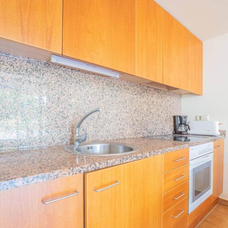 Miami Apartment 450 m from the beach - Two-Bedroom Apartment - 11