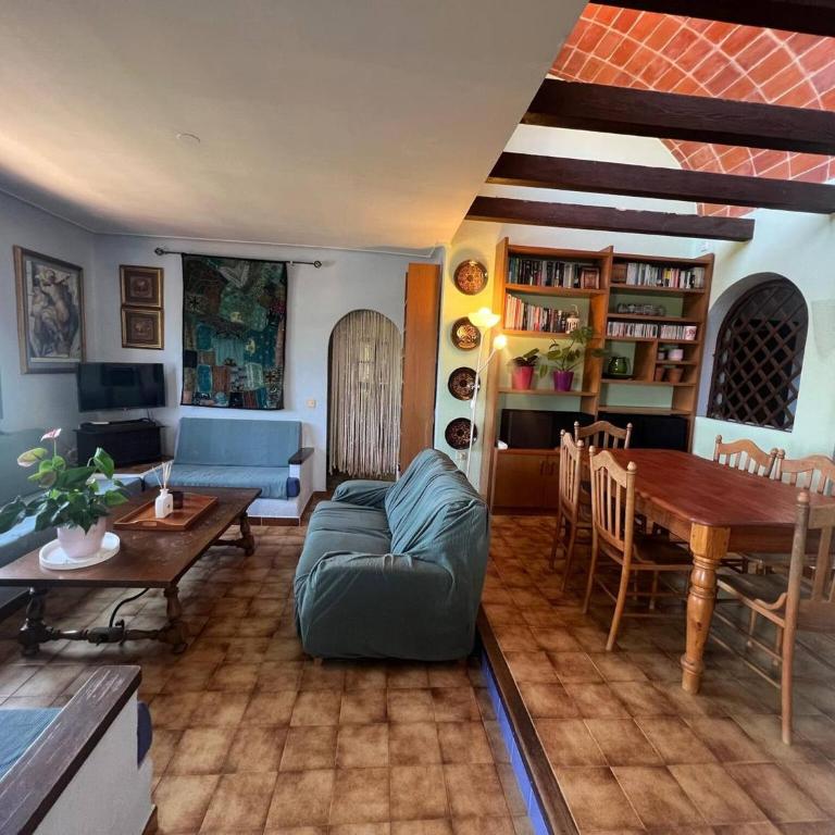 Vall gran 12 - Four-Bedroom House - 13