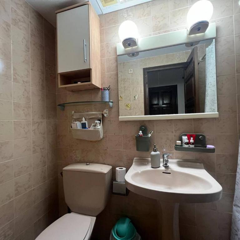 Vall gran 12 - Four-Bedroom House - 21